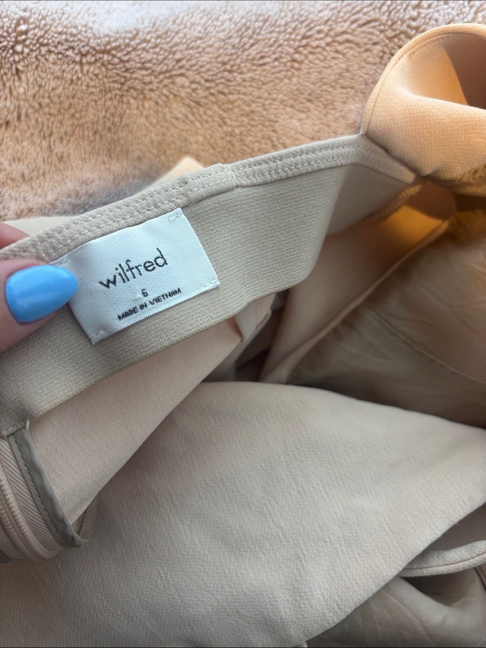 Aritzia | 6 | Aperature Tie-Back Dress
Squareneck Japanese crepe mini dress - Picture 5 of 7
